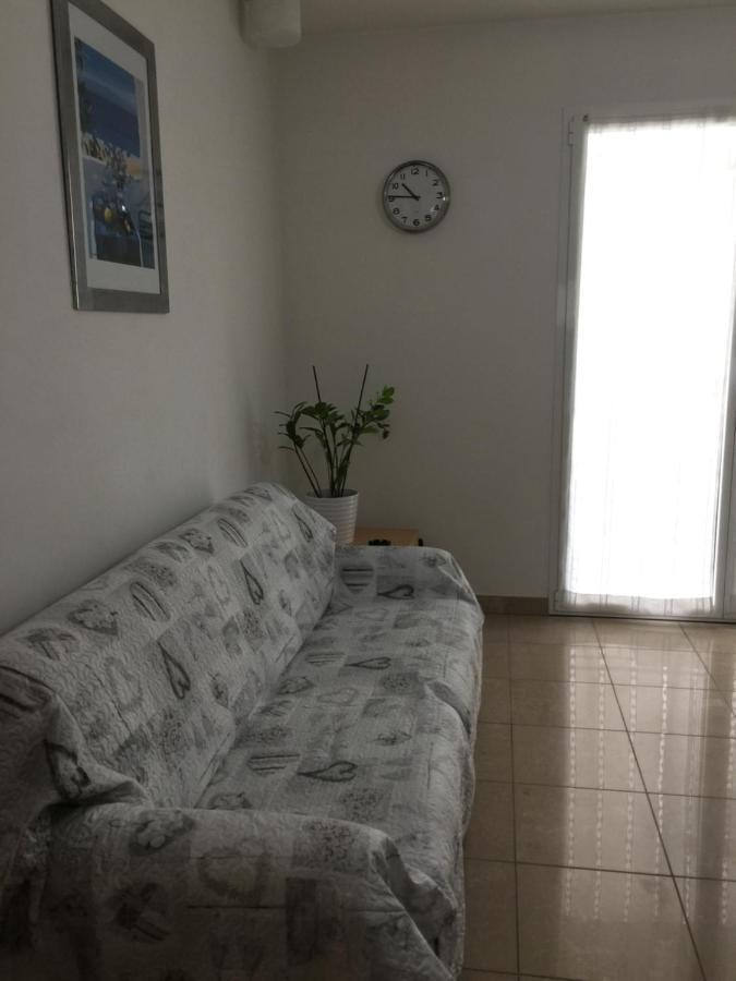 Aloe Beach Apartments, Ombrellone, Parcheggio E Uso Di Biciclette Gratis Rimini Eksteriør billede